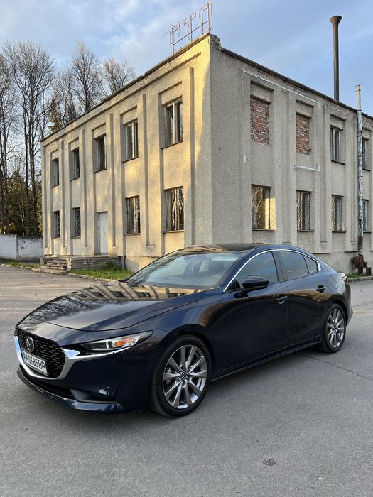 В продаже Mazda 3