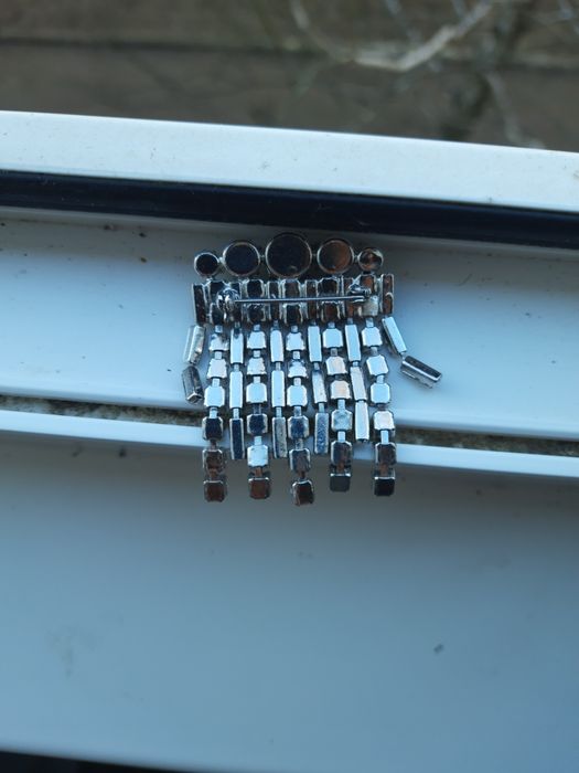 Брош винтаж,сервантное хранение