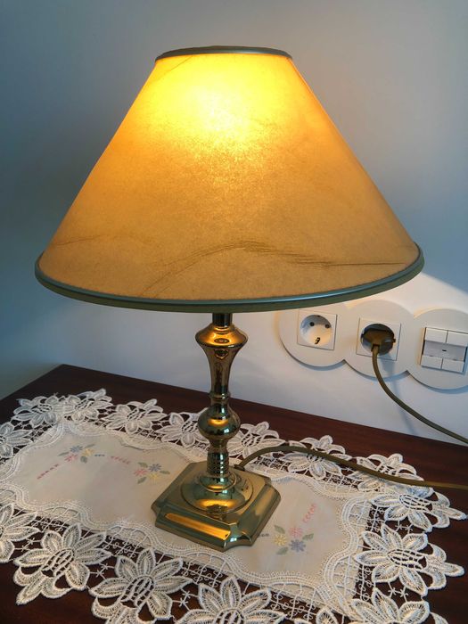 Candeeiros de mesa de cabeceira em latão