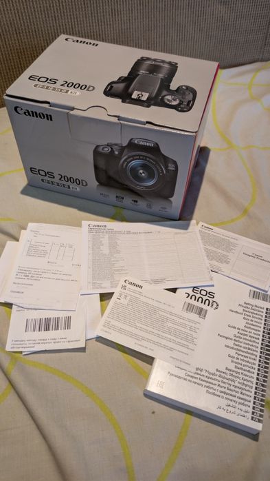 Фотоапарат Canon eos 2000d