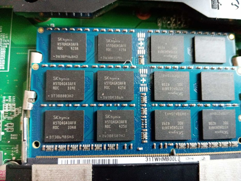 рабочая оперативная память DDR3 8Гб SK Hynix HMT41GS6BFR8C-PB