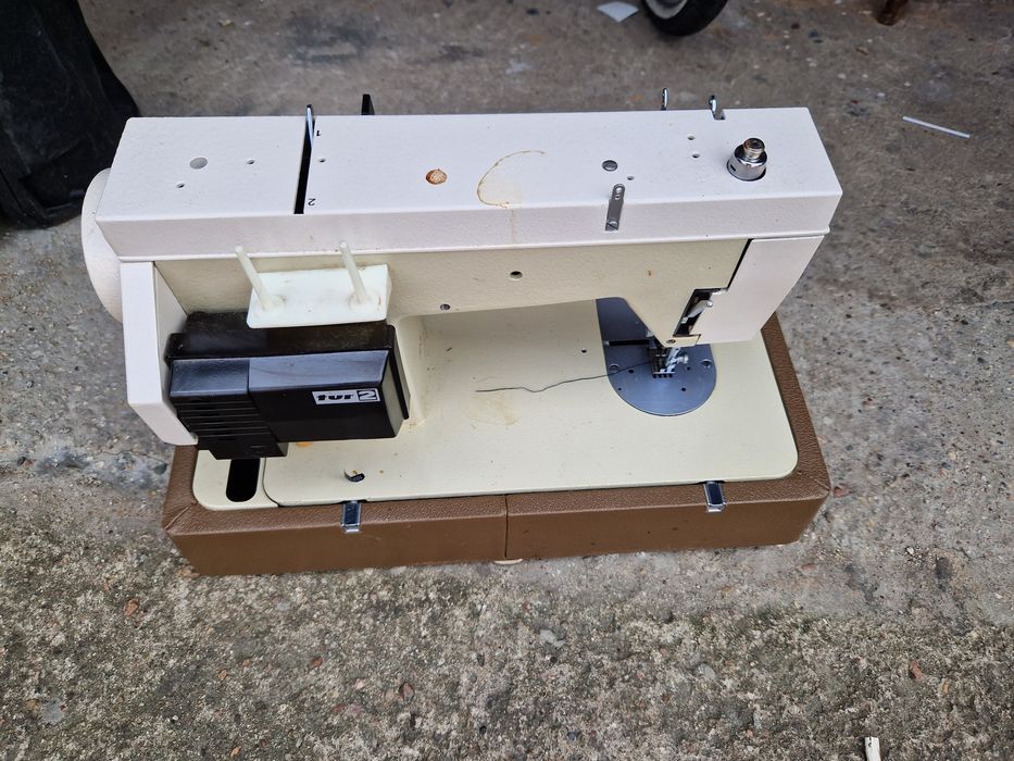 Maszyna do szycia Łucznik elektryczna