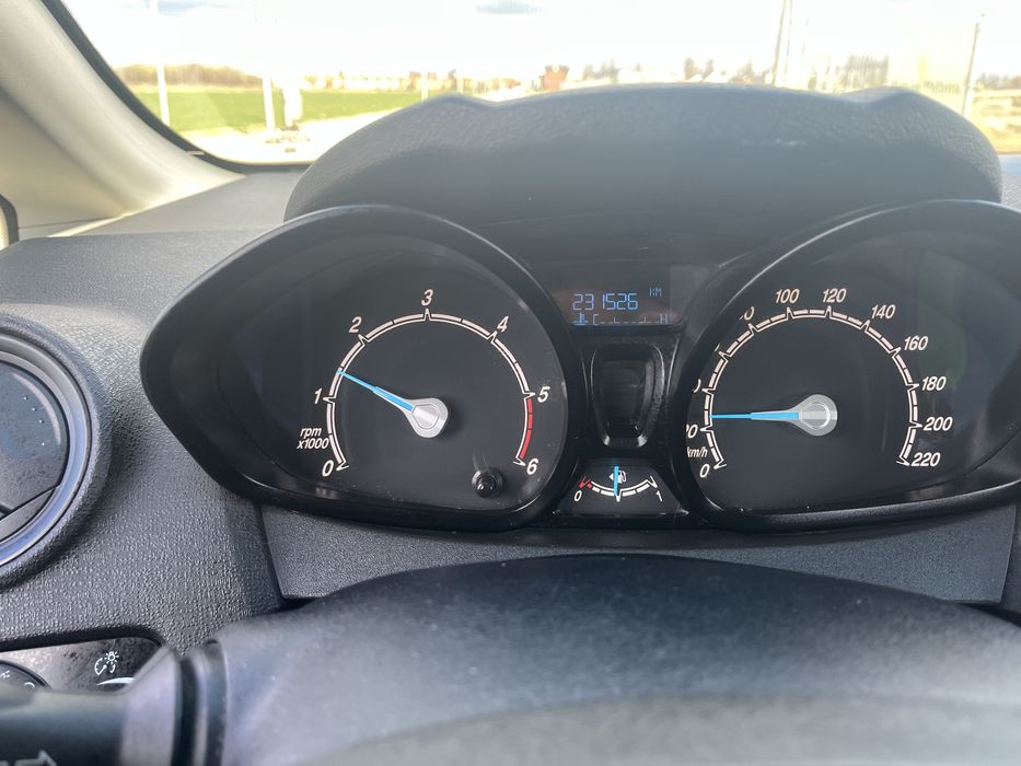 Ford Fiesta 2013r van Vat1