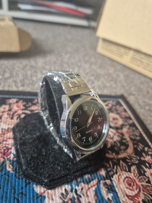 Nowy zegarek militarny w stylu lotniczym