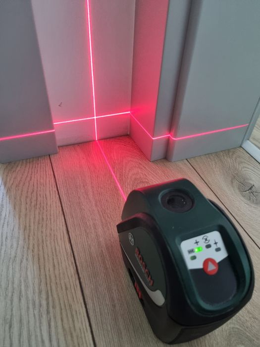 Laser krzyżowy BOSCH Universal Level 2 Basic