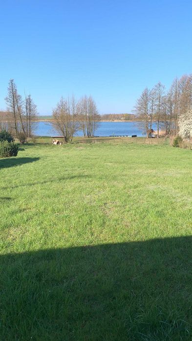 Drewniany domek nad jeziorem Mazury