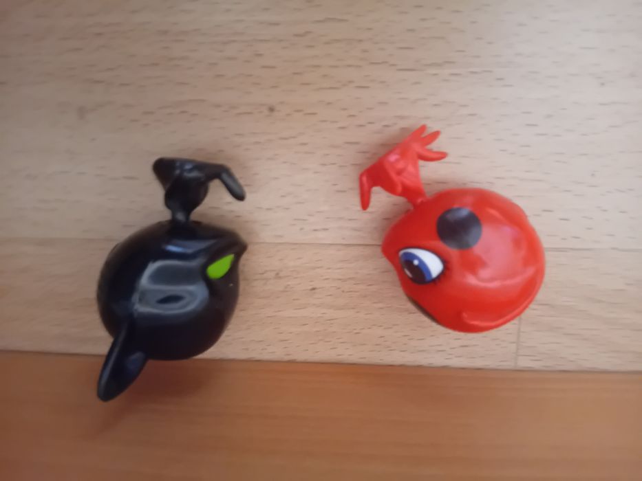 Ladybug, cat noir e os kwamis( tikki e plagg)
