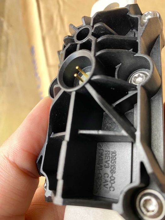 Пиропатрон батареи Tesla Model 3 / Model Y