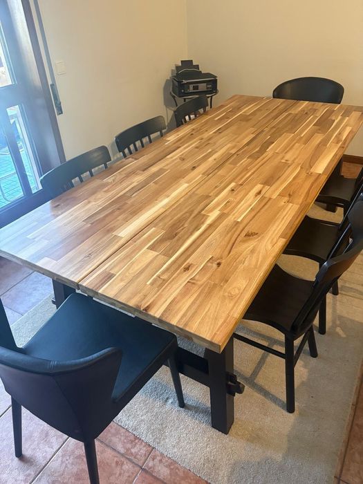 Mesa e 8 cadeiras IKEA