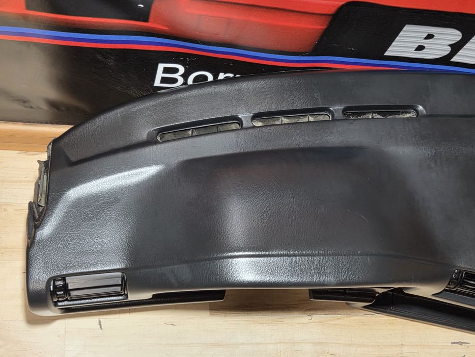BMW E30 Deska Rozdzielcza Konsola  Kokpit Pulpit Tunel