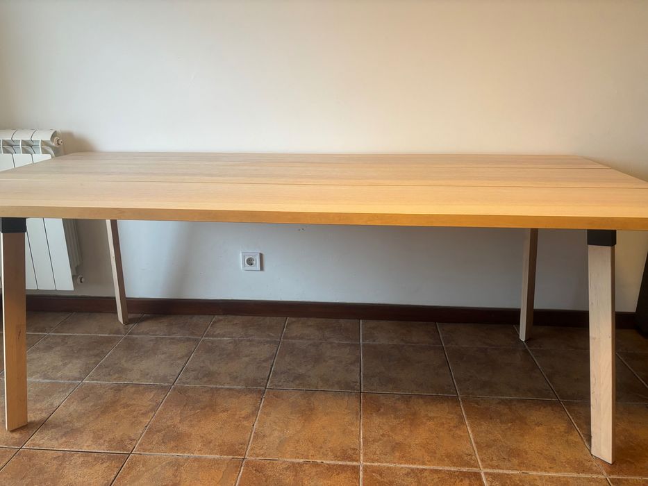 Mesa de madeira grande