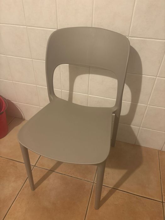 4 Cadeiras resina beje