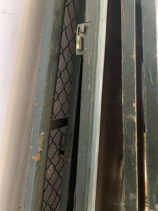 Portas Metálicas Industriais / Portas de Segurança