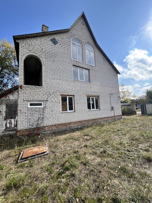 ПРОДАМ  частину будинку в с. ВЕРГУНИ з комунікаціями  30000$