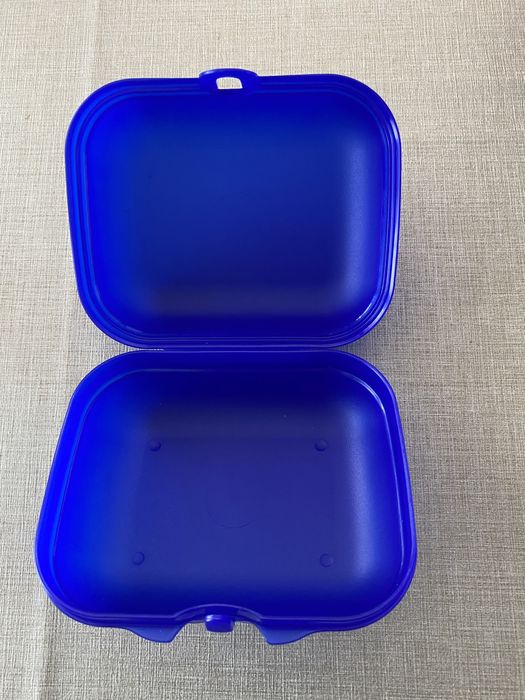 Ostra tupperware Nova