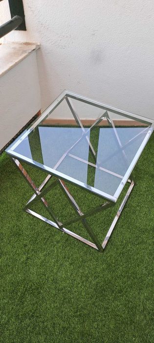 Mesa de apoio com vidro