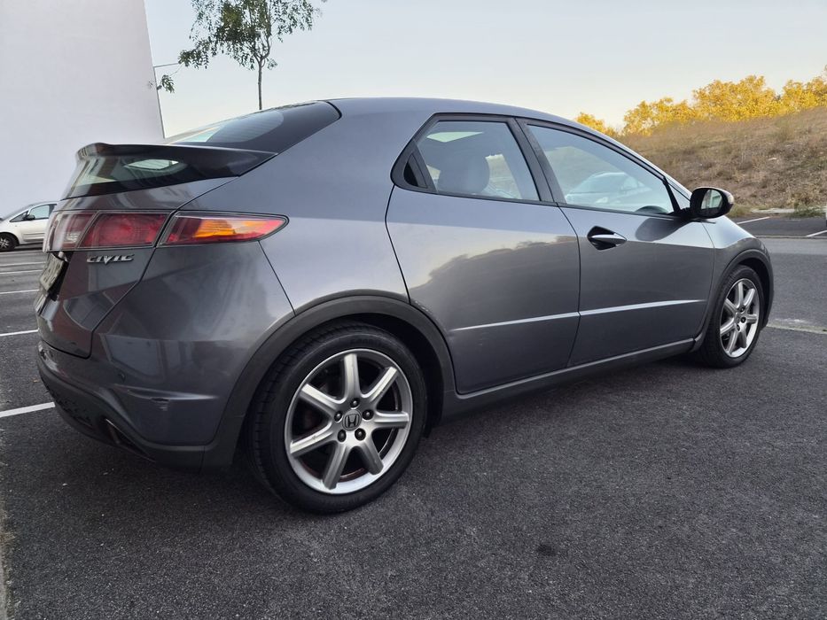 Honda Civic 1.8 i-VTEC 140cv | 2006 | Teto Panorâmico | Pele — photo 4