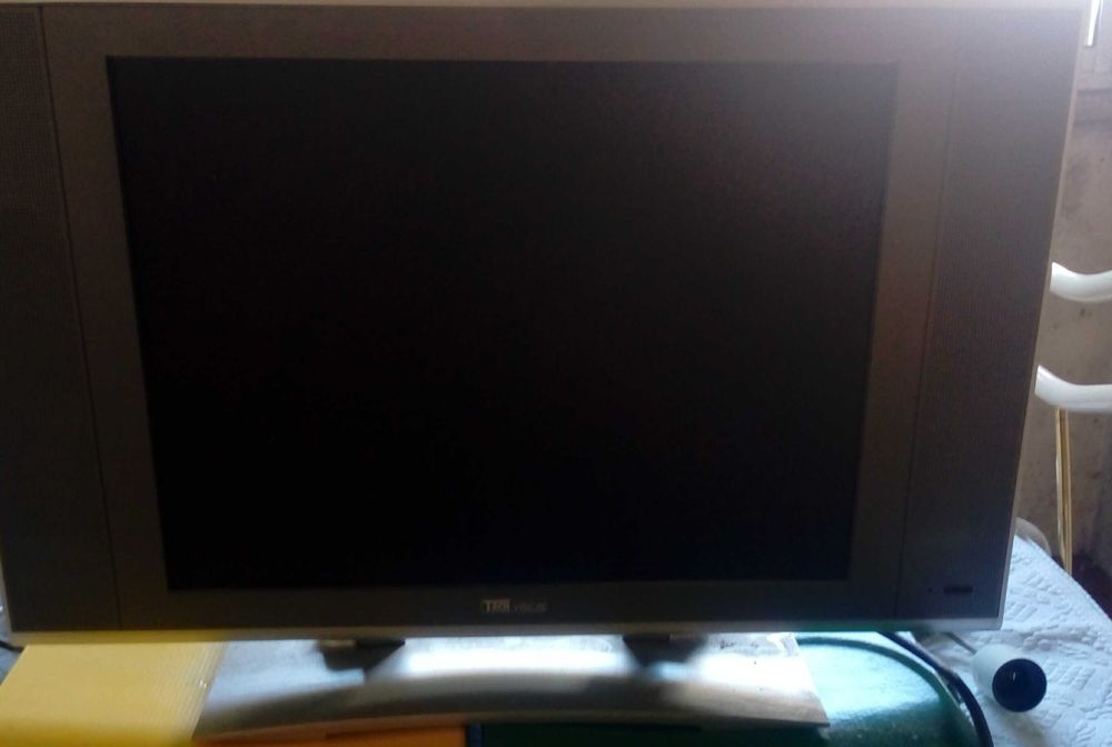 Televisão + balança digital