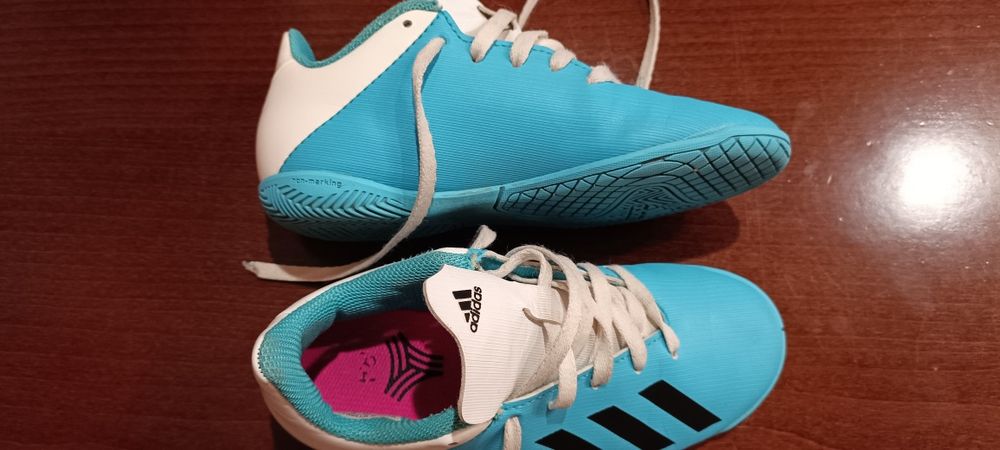 Buty halówki Adidas rozmiar 30