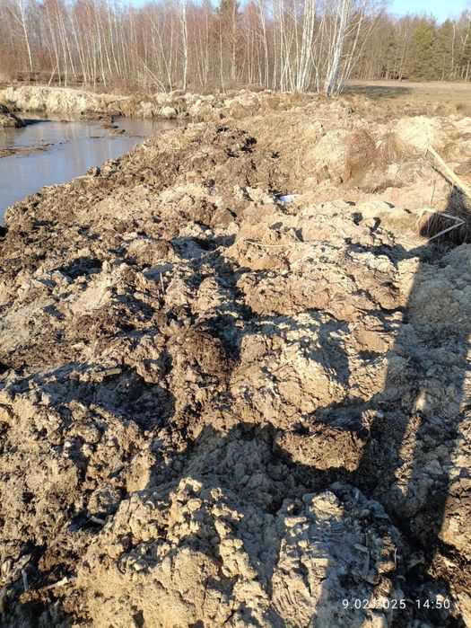 Ziemia z kopanego stawu