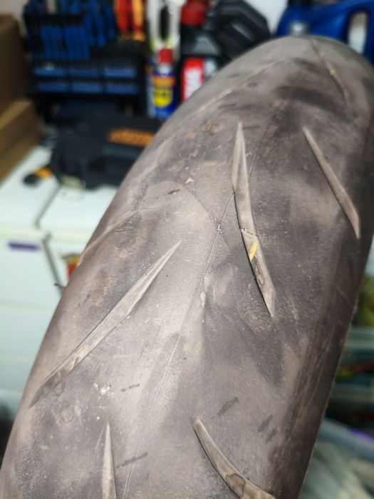 Pneu Bridgestone Battlax Hypersport S21 - 120/70/17