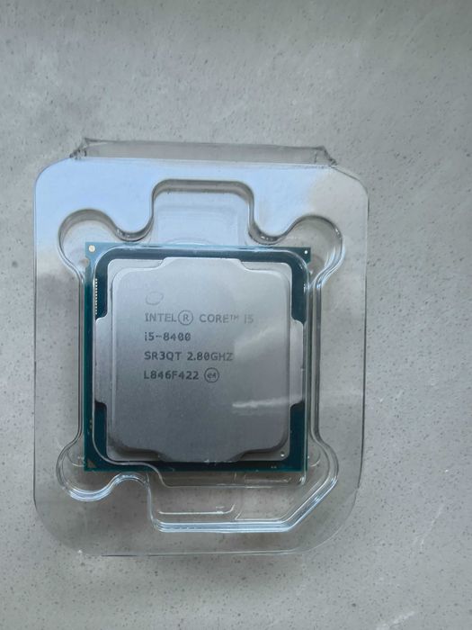 Sprzedam Procesor Intel i5-8400 wraz z chłodnicą