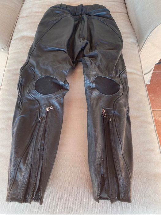 Calças Dainese em couro