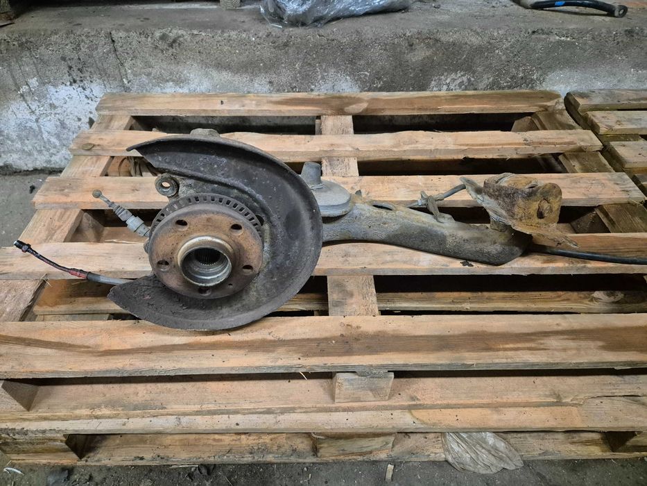 Wahacz zwrotnica tył prawa audi s3 8l