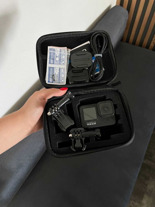 Екшн-камера GoPro Hero 9 з класичним комплектом