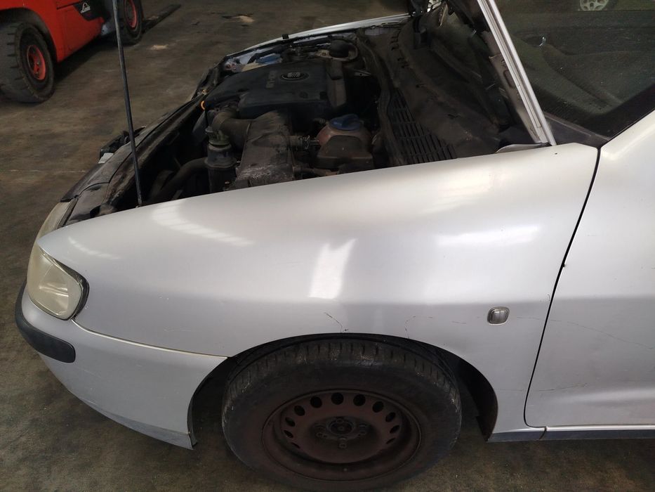 Guarda-lamas esquerdo SEAT Ibiza II (6K1)