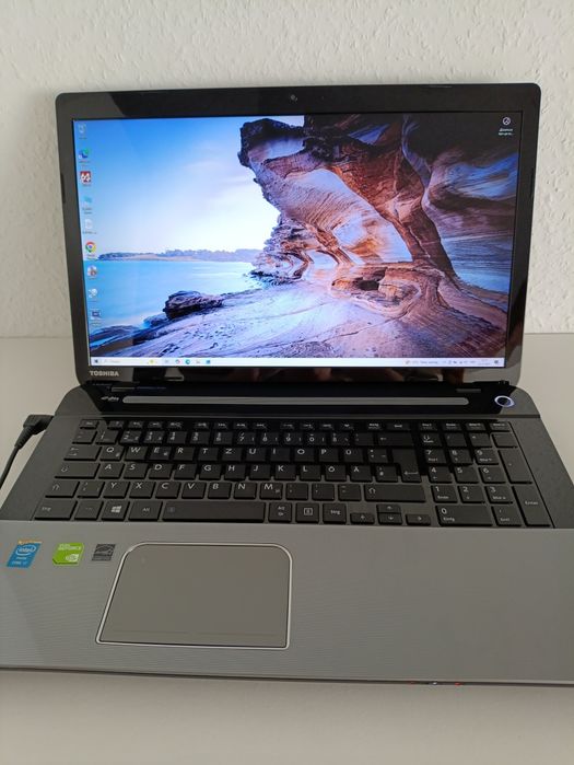 Toshiba satellite L70 A core i7  ноутбук