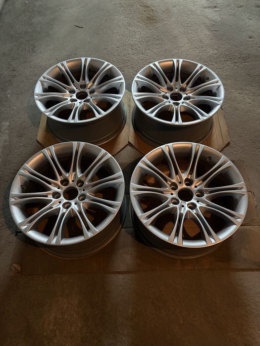 4 jantes originais BMW Style 135M raiadas de 18 polegadas (MV2)