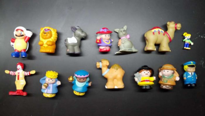 Bonecos diversos mínimos Macdonalds dora buzz little People etc