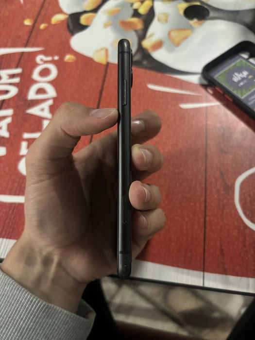 Iphone 11 64g com caixa