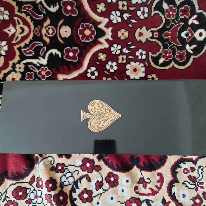 Коробка для шампанского .