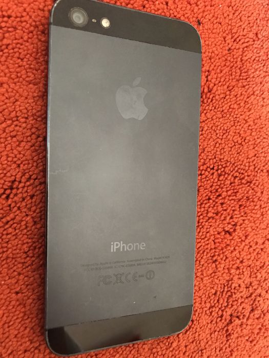 Iphone 5 (16GB) + 9 capas