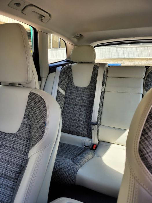 VOLVO XC60 2018r Momentum 190 KM