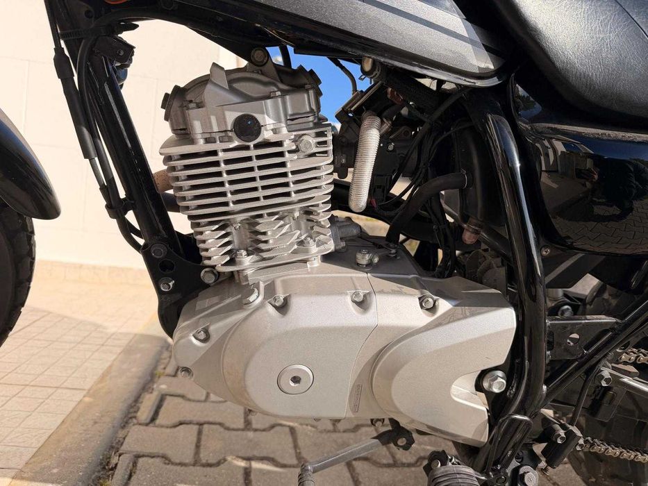 Suzuki VanVan 125 | 2016 | Apenas 6.000 km