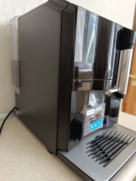 Продам новую  кофемашину Siemens EQ.300