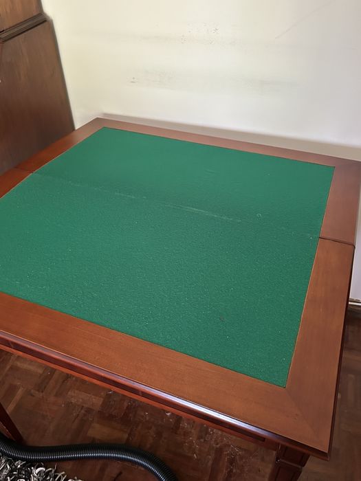 Mesa de jogo dobrável