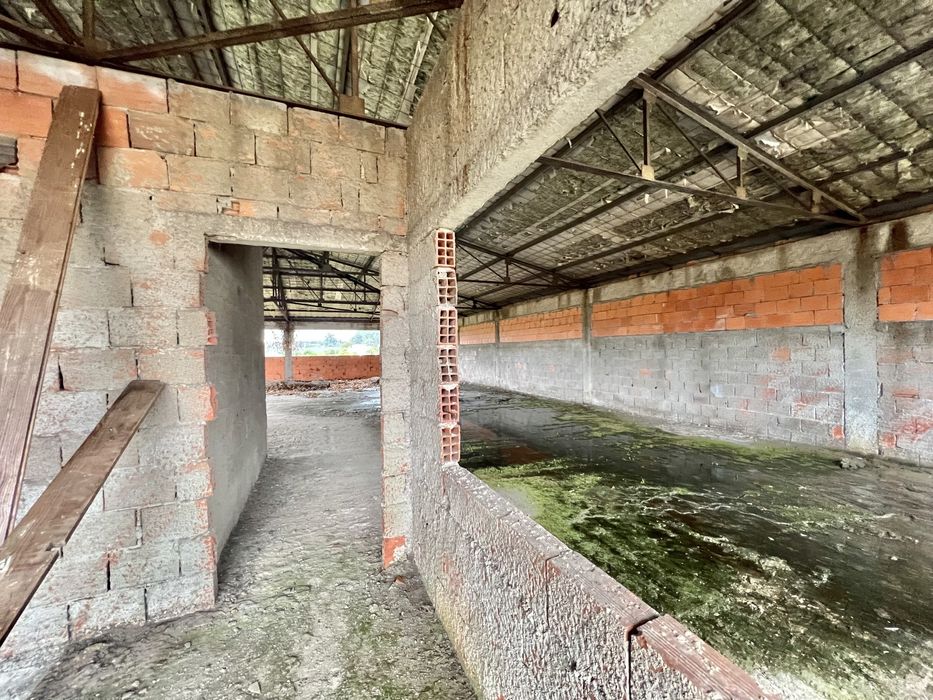 Pavilhão / Armazém Pronto Acabar