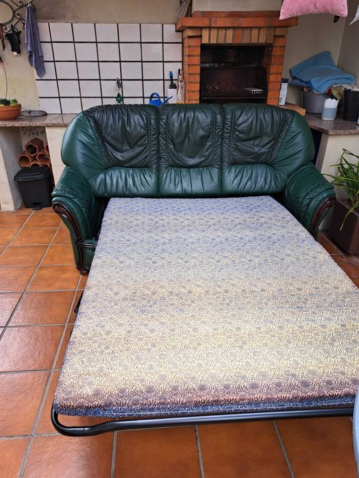 Sofá cama em pele