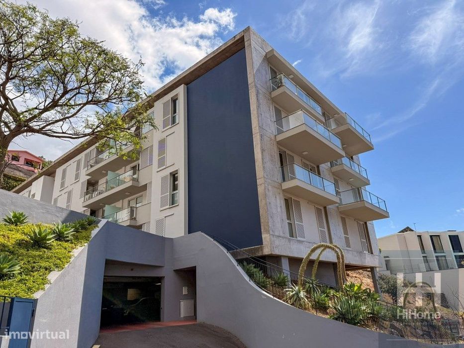 Apartamento T2 no último piso com vista mar Santa Cruz