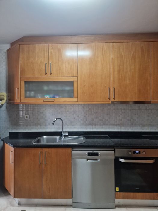 Cosinha em madeira com bancada como nova  nova