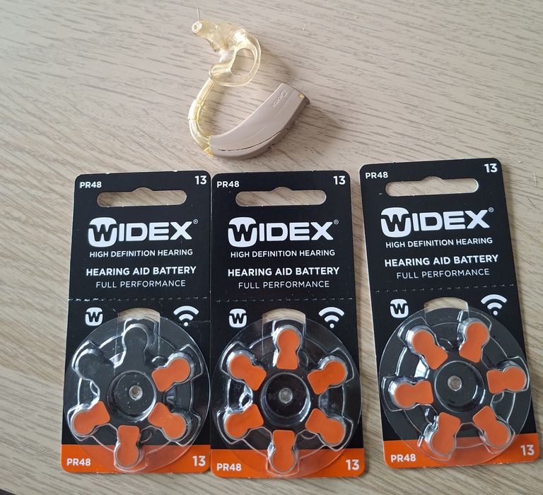 Aparelho auditivo Widex com pilhas