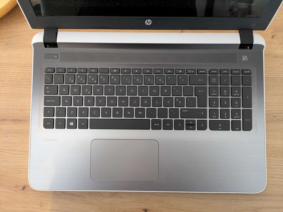 Portátil HP 15-AB106NP em excelente condições
