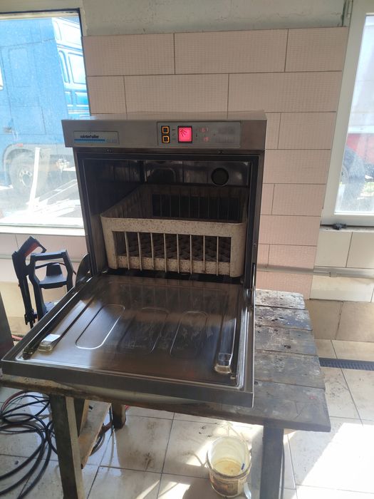 Посудомийна барна  машина  Winterhalter GS202.