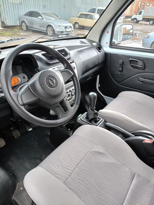 Продам вантажний автомобіль вантажопідйомністю 1,2т