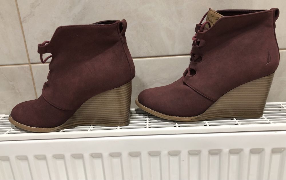 Черевики/сапожки жіночі NAUTIKA розмір 38