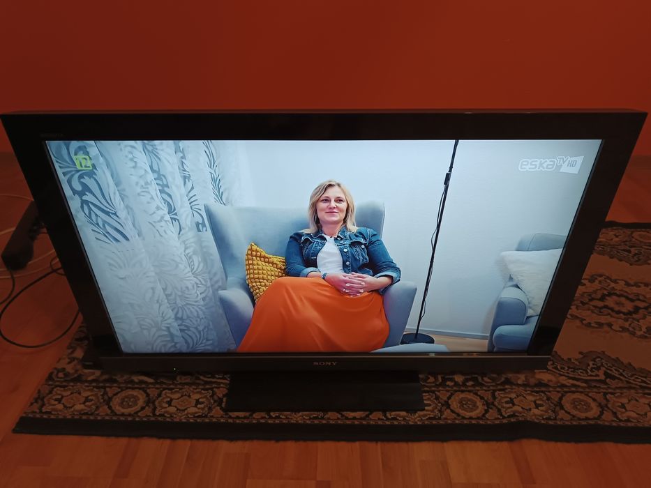 Telewizor w dobrym stanie.